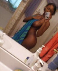 EBONY INEXPERIENCED CHICKS - SELF PHOTOS V