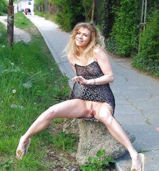 Some Upskirt Puss and Upskirt No Undies