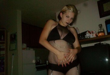 Bodacious PLUMPER Inexperienced Posing and Romping