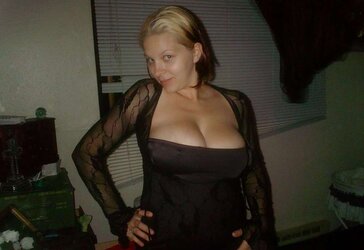 Bodacious PLUMPER Inexperienced Posing and Romping