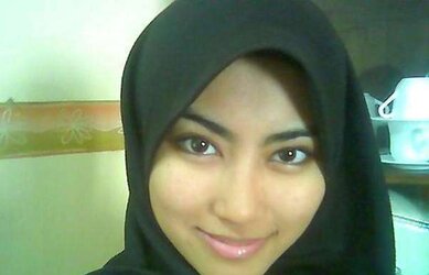 Intan Personal Friendster Leaked Bare Orgy Scandal.