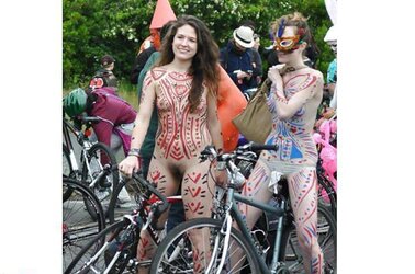 Bare Painted Gals in Public Fetish Gallery