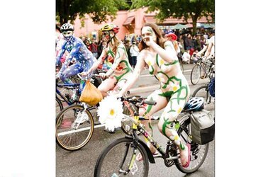 Bare Painted Gals in Public Fetish Gallery