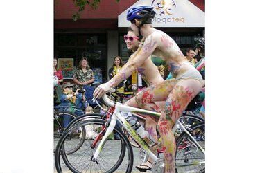 Bare Painted Gals in Public Fetish Gallery