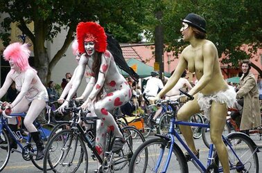 Bare Painted Gals in Public Fetish Gallery