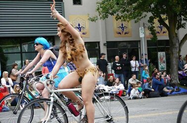 Bare Painted Gals in Public Fetish Gallery