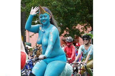 Bare Painted Gals in Public Fetish Gallery