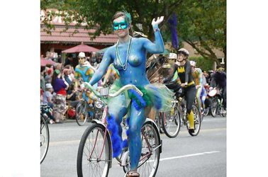 Bare Painted Gals in Public Fetish Gallery