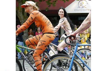 Bare Painted Gals in Public Fetish Gallery