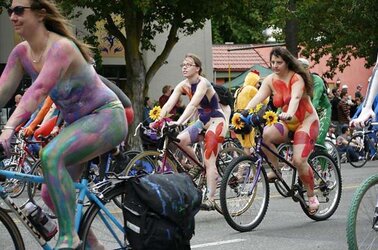 Bare Painted Gals in Public Fetish Gallery
