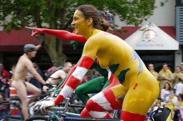 Bare Painted Gals in Public Fetish Gallery