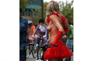 Bare Painted Gals in Public Fetish Gallery
