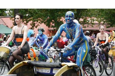 Bare Painted Gals in Public Fetish Gallery