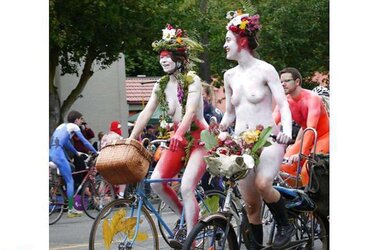 Bare Painted Gals in Public Fetish Gallery