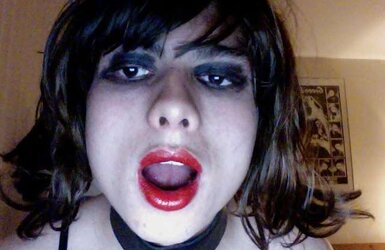 Emma Hoe crossdresser she-creature fuckslut pictures