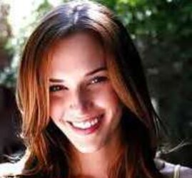 Amanda Righetti