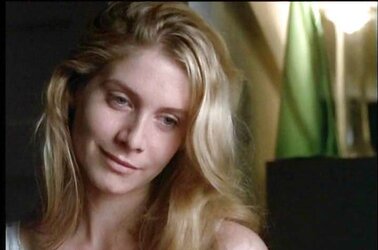 ELIZABETH MITCHELL in GIA