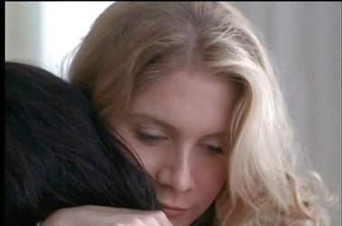 ELIZABETH MITCHELL in GIA