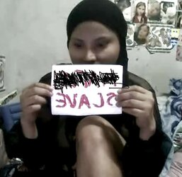 HIJAB BITCH ON WEBCAM