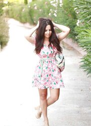 French bloggers Mode with wonderful gams