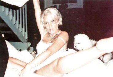 Tori Spelling Glamour, Bare, Caps
