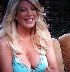 Tori Spelling Glamour, Bare, Caps