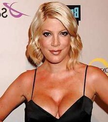 Tori Spelling Glamour, Bare, Caps