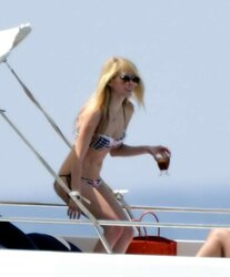 Avril Lavigne bathing suit again in St Tropez