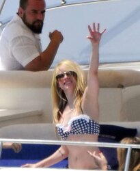 Avril Lavigne bathing suit again in St Tropez