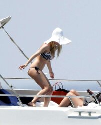 Avril Lavigne bathing suit again in St Tropez