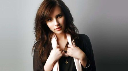 Emma Roberts