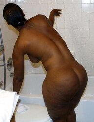 Phat Ebony MUMMY Washing Her Thick Butt