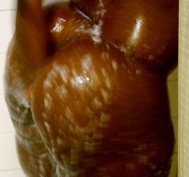 Phat Ebony MUMMY Washing Her Thick Butt