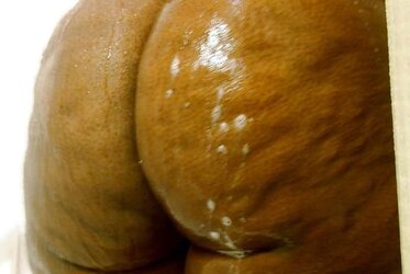 Phat Ebony MUMMY Washing Her Thick Butt