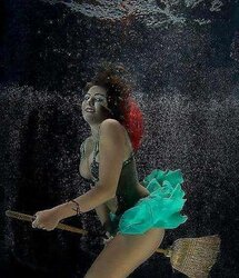 Underwater Dolls III