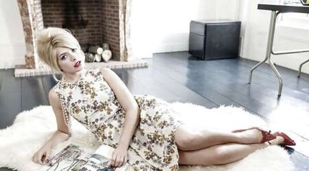 My favorite celebs- Holly Willoughby