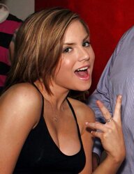 JoJo Levesque Zoomed In Photos