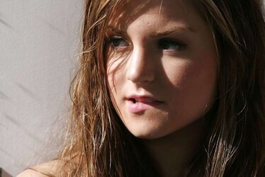 JoJo Levesque Zoomed In Photos
