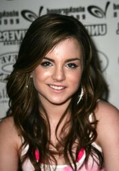 JoJo Levesque Zoomed In Photos