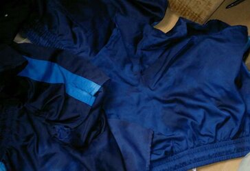 Blaue Adidas Bundeswehr cut-offs