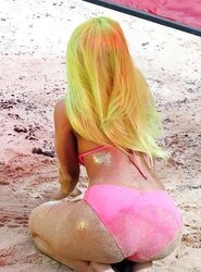 Kim K vs Nicki Minaj - Who