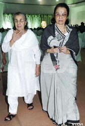 ASHA PAREKH AMPLE GRANNY ARSE