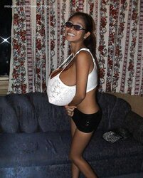 Uber-Cute nymphs mingle