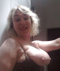 SUPER SUPER-STEAMY MATURE WIFEY