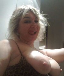 SUPER SUPER-STEAMY MATURE WIFEY