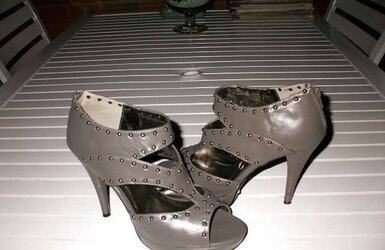 Von Monika die High High-Heeled Shoes