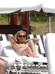 Michelle Hunziker uber-sexy FRESH Bathing Suit Pictures