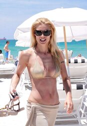 Michelle Hunziker uber-sexy FRESH Bathing Suit Pictures