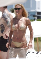 Michelle Hunziker uber-sexy FRESH Bathing Suit Pictures