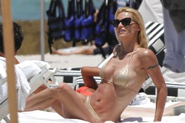 Michelle Hunziker uber-sexy FRESH Bathing Suit Pictures